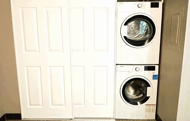 Studio, 1 bath, 440 sqft, $1,085, Unit 216