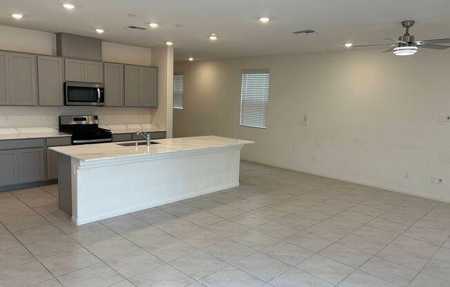 WOW! 5 BED + 3 FULL Bath in South LV!