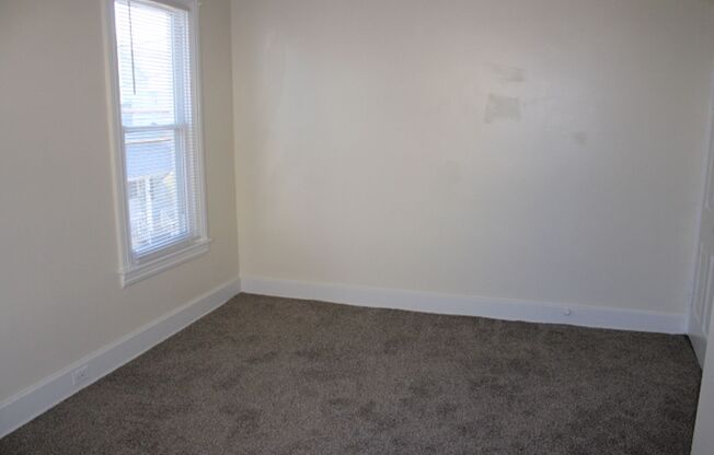 2 beds, 1 bath, $1,000