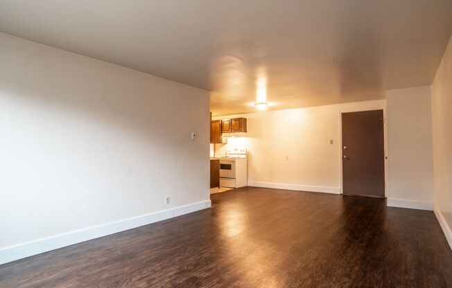 1 bed, 1 bath, 545 sqft, $1,195, Unit B3