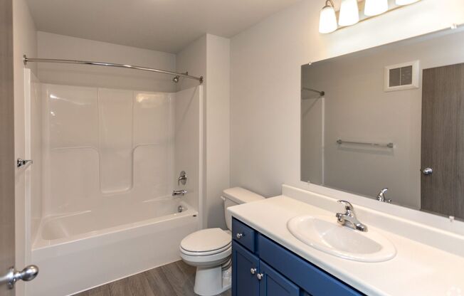 3 beds, 2 baths, 1,263 sqft, $1,525, Unit 4711-231
