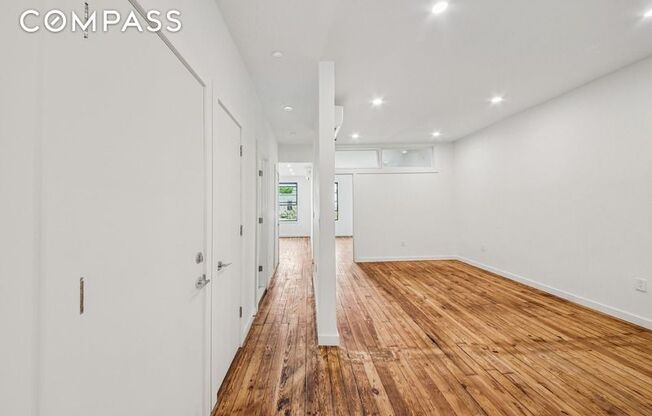 162 E 32 ST