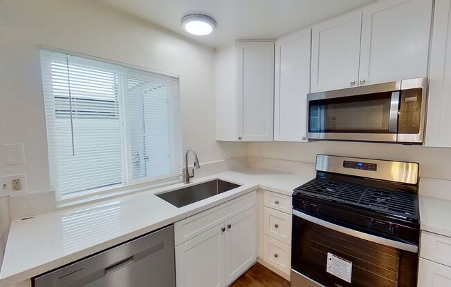 3 beds, 1 bath, $3,250