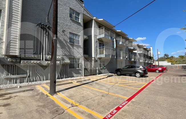 1 bed, 1 bath, 564 sqft, $849, Unit 323