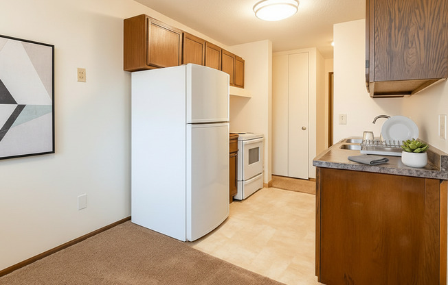 River Road Court Apartments