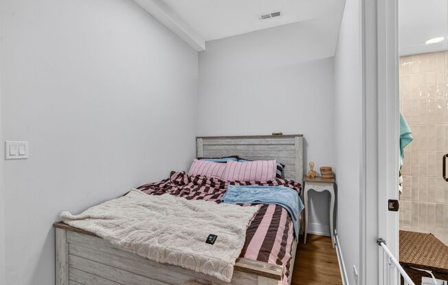 Studio, 1 bath, 534 sqft, $2,300, Unit 3449-413