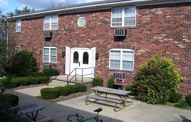 1 bed, 1 bath, $650, Unit Apt. #21