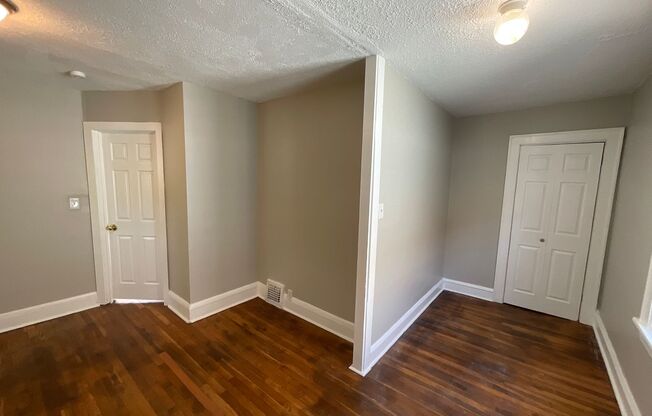 2 beds, 1 bath, $1,150