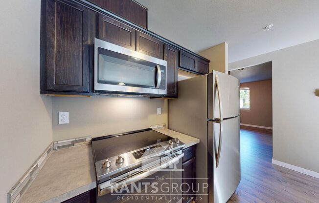 2 beds, 1 bath, $1,650, Unit 104