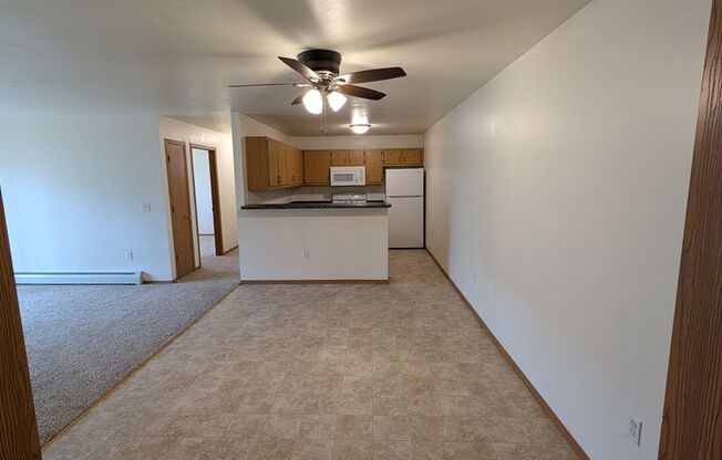 2 beds, 1 bath, 1,100 sqft, $1,359, Unit 1053 5301