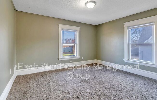 312 PALMER ST NE