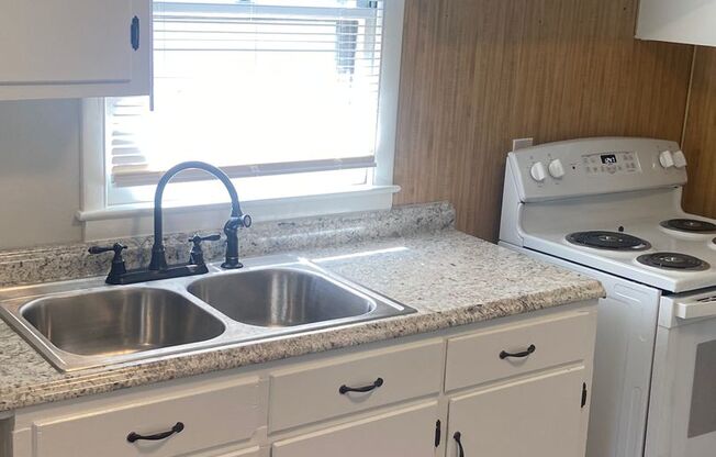 Three bedroom, one bath house in Hillsborough-Free washer and dryer!!