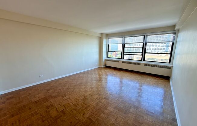 1 bed, 1 bath, 700 sqft, $1,765, Unit 418-1411