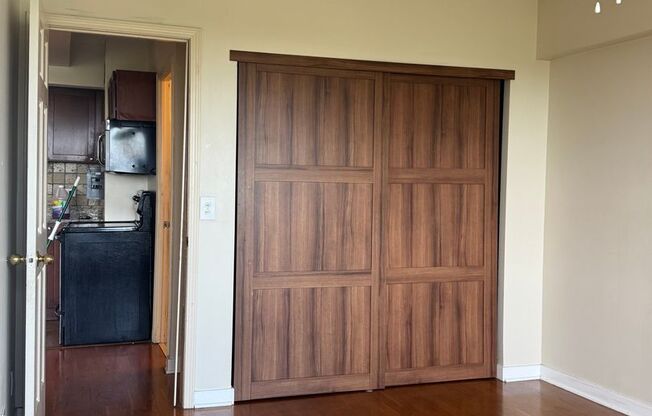 1 bed, 1 bath, 700 sqft, $1,895, Unit 418-0706