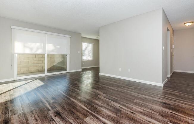 GORGEOUS WOOD-LIKE PLANK FLOORING