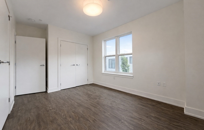 2 beds, 2 baths, 1,000 sqft, $4,050, Unit 201