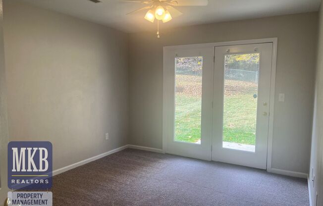 2 beds, 1 bath, $1,200