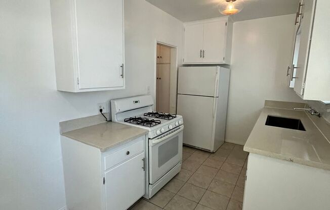 1 bed, 1 bath, 597 sqft, $1,995, Unit 25-107 w/Side Entrance