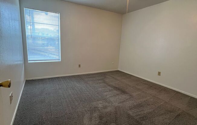 1 bed, 1 bath, 660 sqft, $1,000, Unit 102