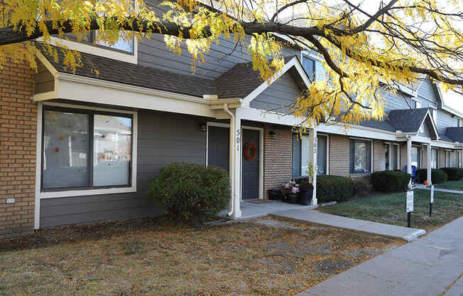 exterior of townhomes at cross creek