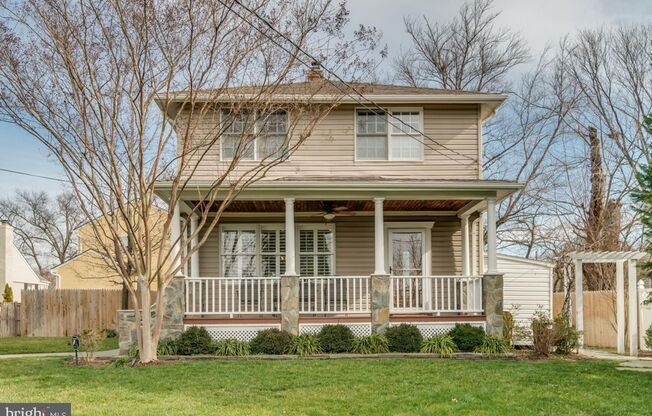 Charming Detached Colonial Minutes from Old Town