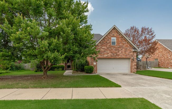 Furnished beautiful 4bd/2.5bth home located in the Clabber Creek Subdivision!! Open to various lease lengths!