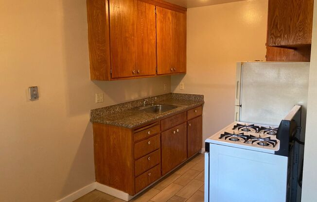 2 beds, 1 bath, $1,995, Unit 8