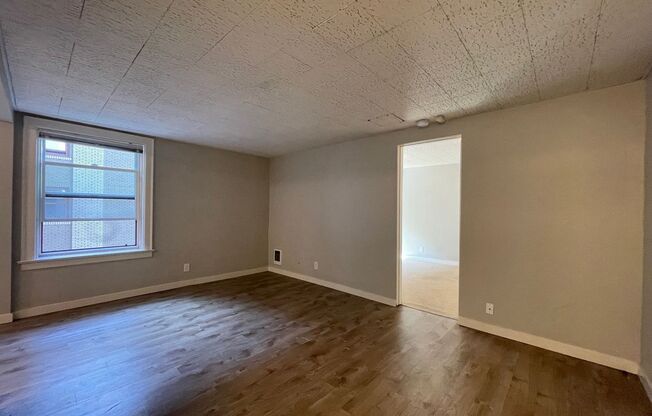1 bed, 1 bath, 450 sqft, $1,395, Unit 219