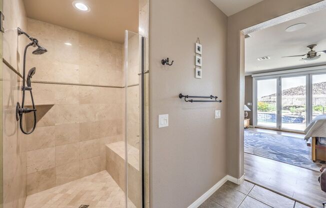 3 beds, 3 baths, $6,995
