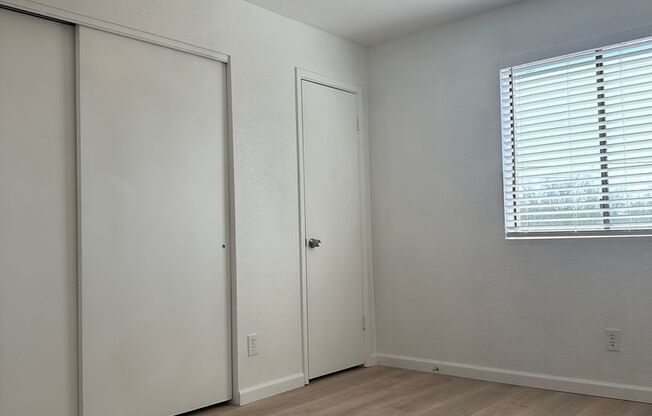 2 beds, 1 bath, $1,300