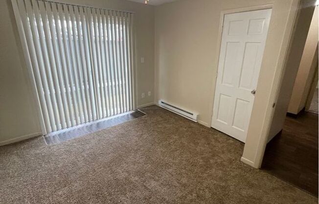 2 beds, 1 bath, 800 sqft, $1,250