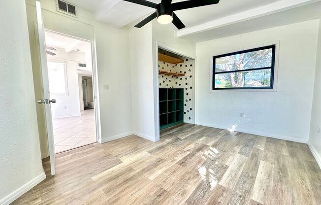 Charming updated 3Bedrooms 1Bath Home in prime St. Petersburg location!