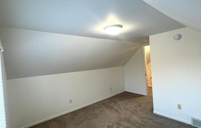 2 beds, 1 bath, $1,700