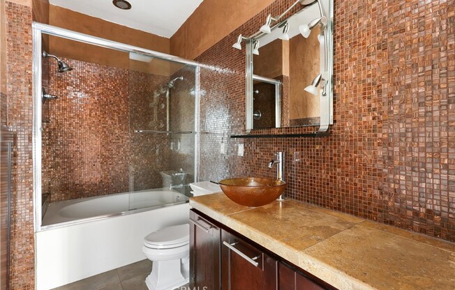 3 beds, 3 baths, 3,700 sqft, $6,990, Unit 1204