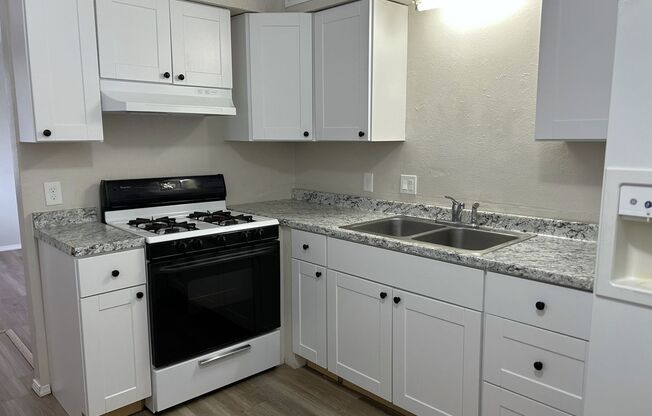 940 Chelwood Park
