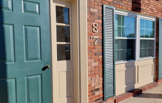 Beautiful 2 Bedroom, 1 Bathroom Condo in the Lake Bentley Shores Community of Lakeland