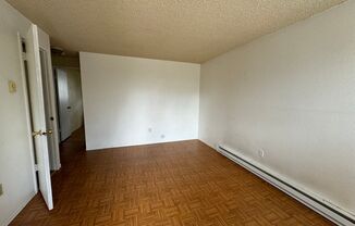 1 bed, 1 bath, $800, Unit 599: 121 E. Borah Ave., #4