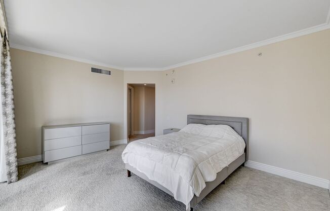 2 beds, 2 baths, $3,450, Unit # 603