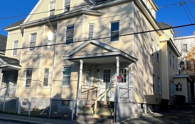 3 beds, 1 bath, $2,285, Unit 23 Clare St, Lowell