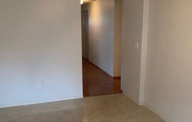 3 beds, 1.5 baths, $1,895, Unit 1285