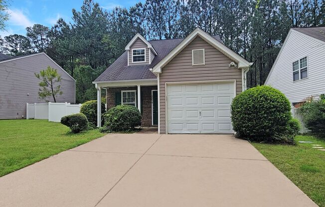 Modern Comfort Meets Convenience! - 3bdrm 2 bth Fence/Garage