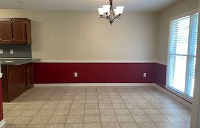 3 beds, 2 baths, $1,650