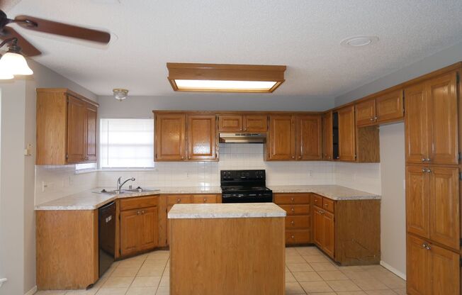 3 beds, 2 baths, $1,550