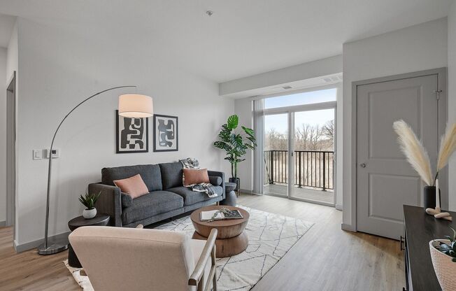 1 bed, 1 bath, 756 sqft, $1,525, Unit 213