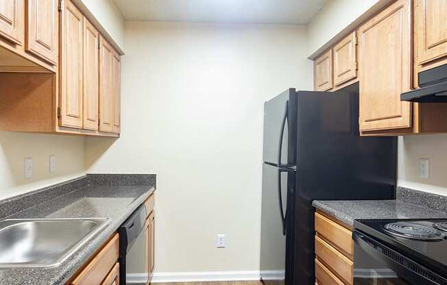 Lakeridge Square Apartments kitchen in Ashland VA