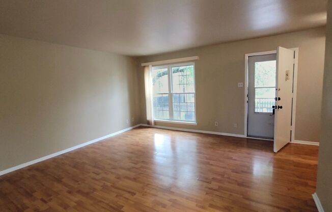 2 bedroom condo near Starcrest and Loop 410