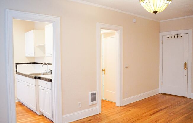Charming NW Studio Close to Providence Park + Pearl!