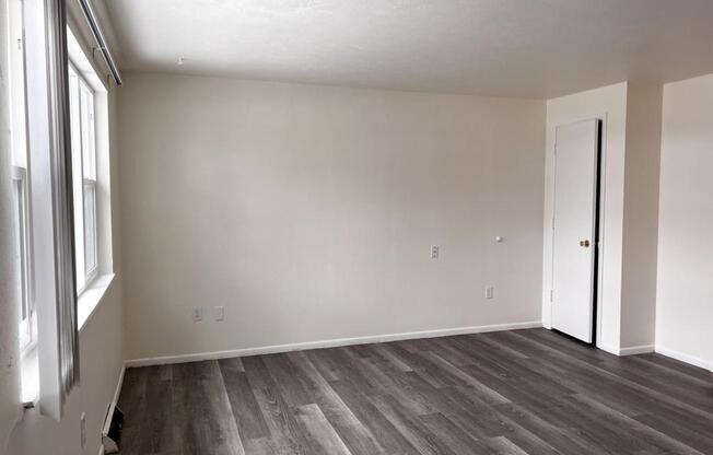 7443 JAY CT