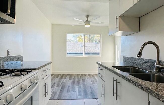 1 bed, 1 bath, 725 sqft, $2,250