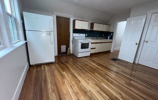 4 USHER RD